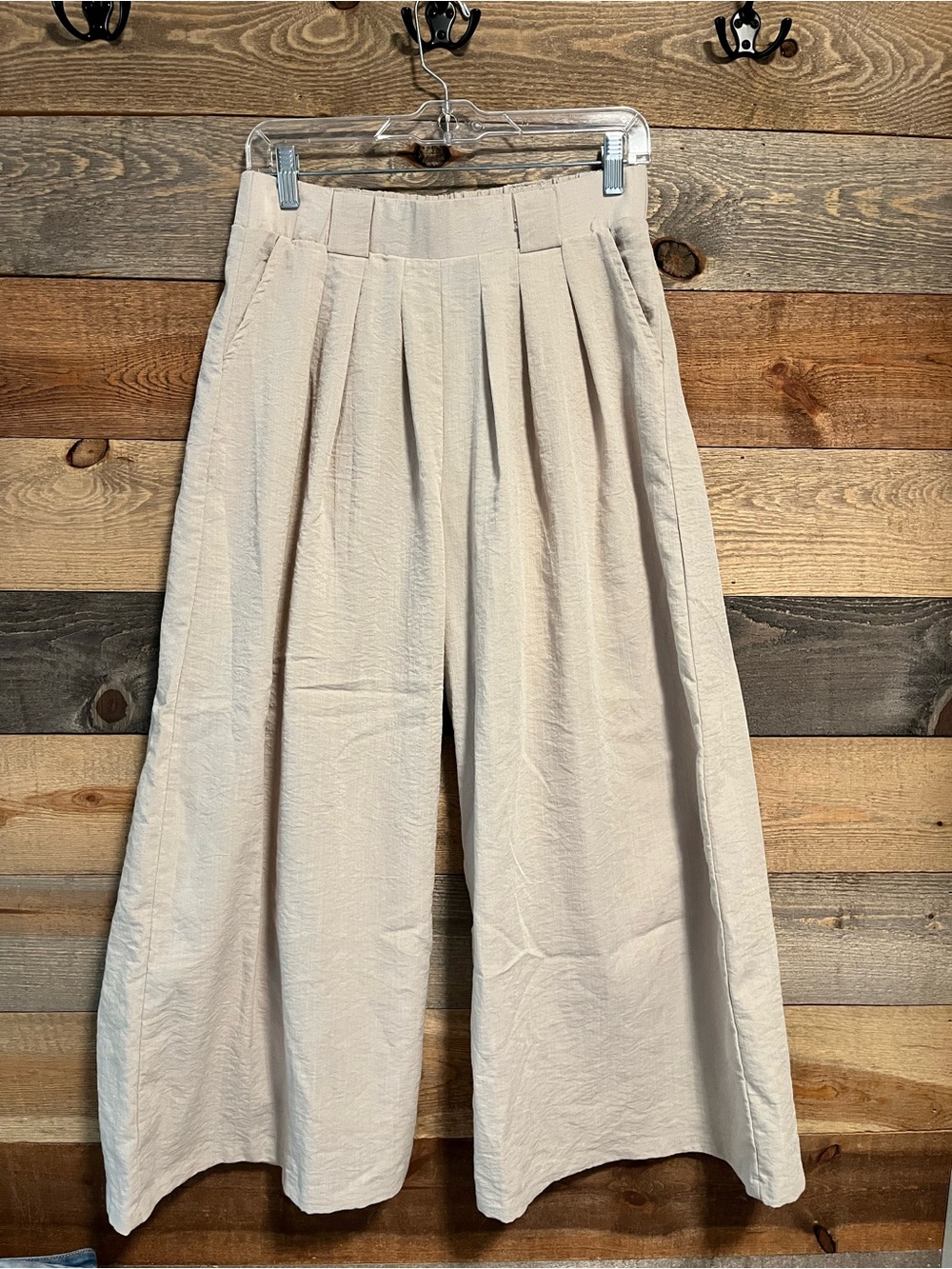 Harper Pleated Wide-Leg Women’s Pants - Cream.  Size Medium